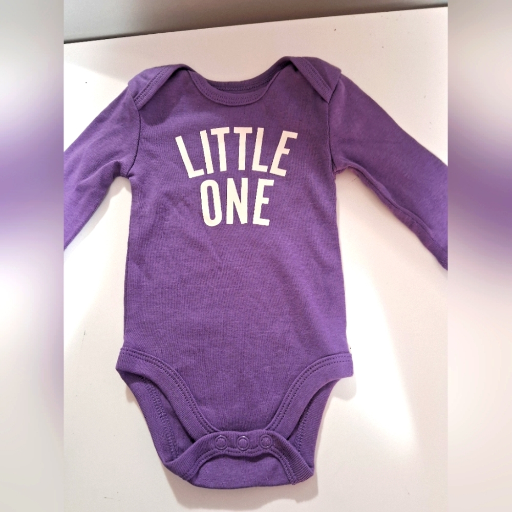Newborn announcement onesie